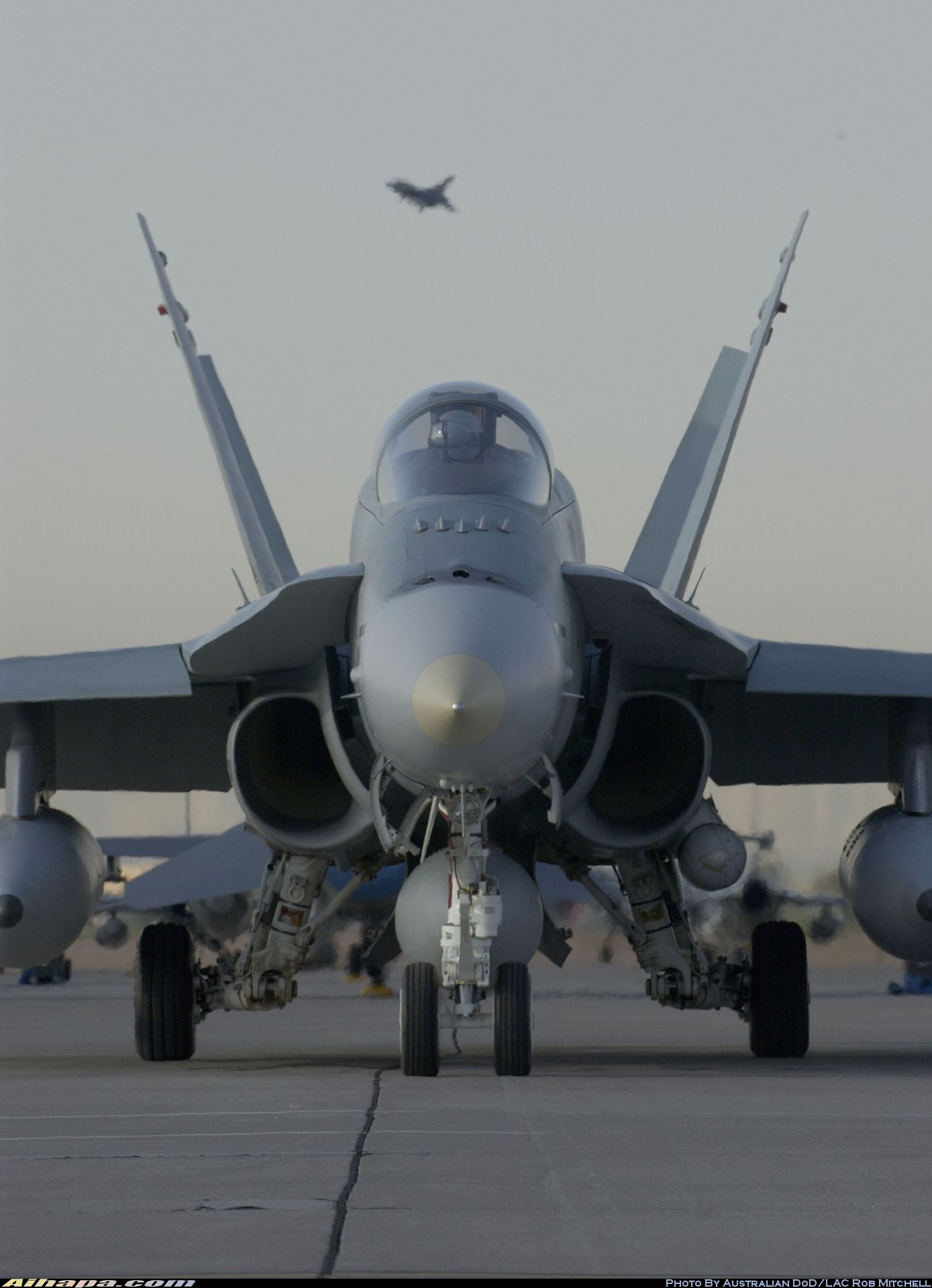 麦克唐纳-道格拉斯 F/A-18A&ldquo;大黄蜂&rdquo; \vert{} ID:15874