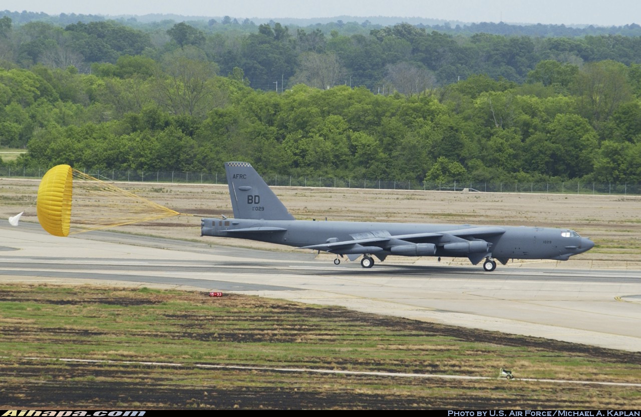 波音 B-52H&ldquo;同温层堡垒&rdquo; \vert{} ID:3064