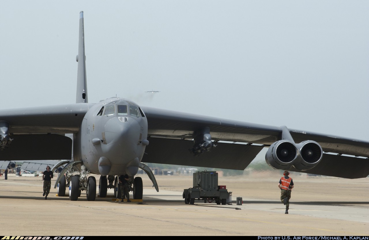 波音 B-52H&ldquo;同温层堡垒&rdquo; \vert{} ID:3078