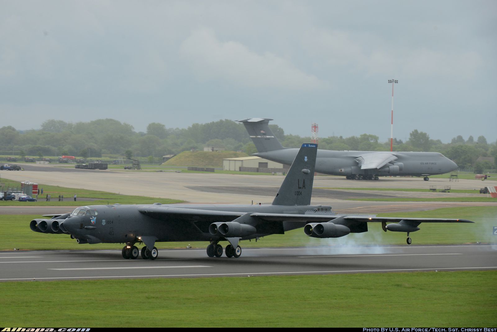 波音 B-52H&ldquo;同温层堡垒&rdquo; \vert{} ID:7999