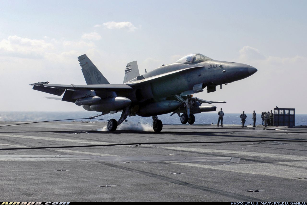 麦克唐纳-道格拉斯 F/A-18C&ldquo;大黄蜂&rdquo; \vert{} ID:17070