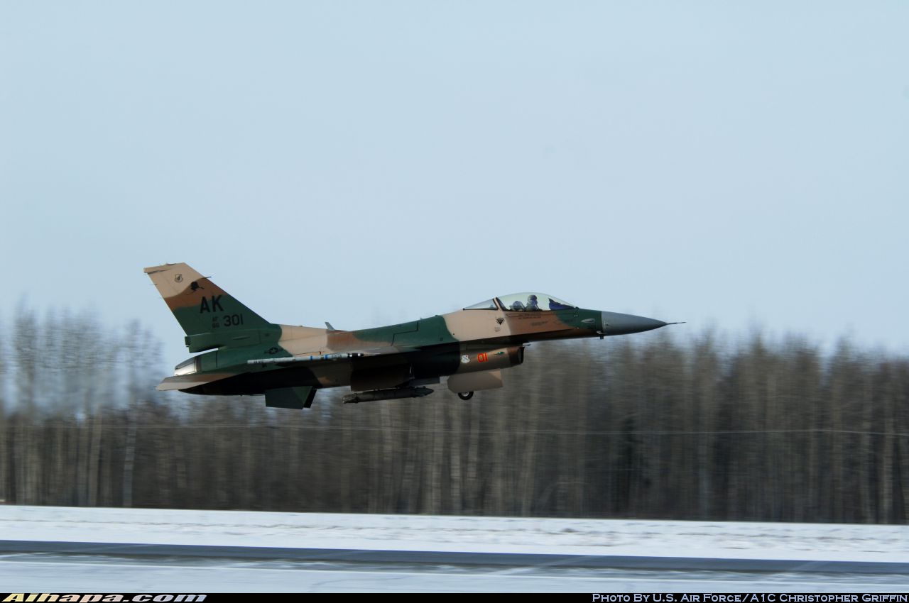 通用动力 F-16C&ldquo;战隼&rdquo; \vert{} ID:18010