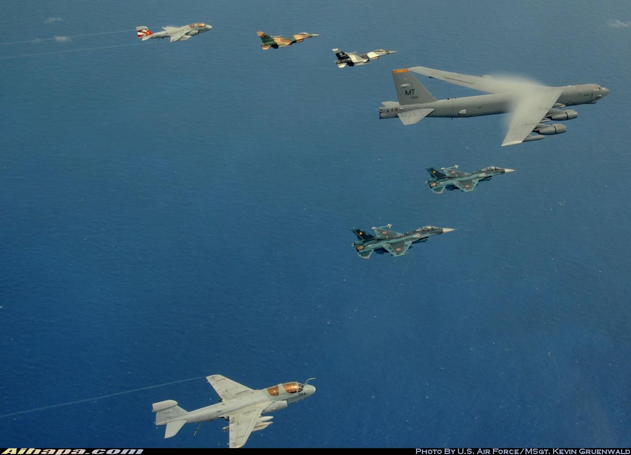 波音 B-52H&ldquo;同温层堡垒&rdquo; \vert{} ID:20289