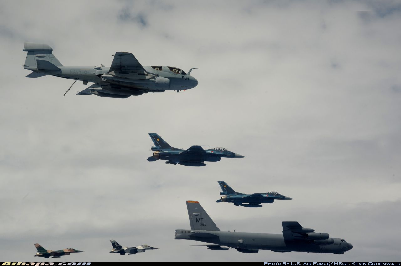 波音 B-52H&ldquo;同温层堡垒&rdquo; \vert{} ID:20297