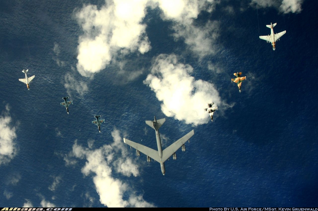 波音 B-52H&ldquo;同温层堡垒&rdquo; \vert{} ID:20291
