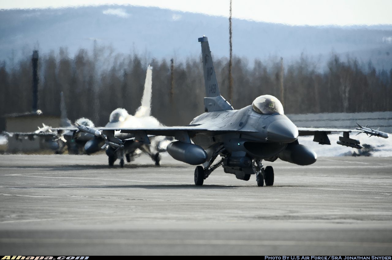通用动力 F-16C&ldquo;战隼&rdquo; \vert{} ID:18102