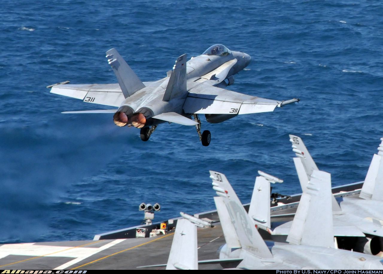 麦克唐纳-道格拉斯 F/A-18C&ldquo;大黄蜂&rdquo; \vert{} ID:21744