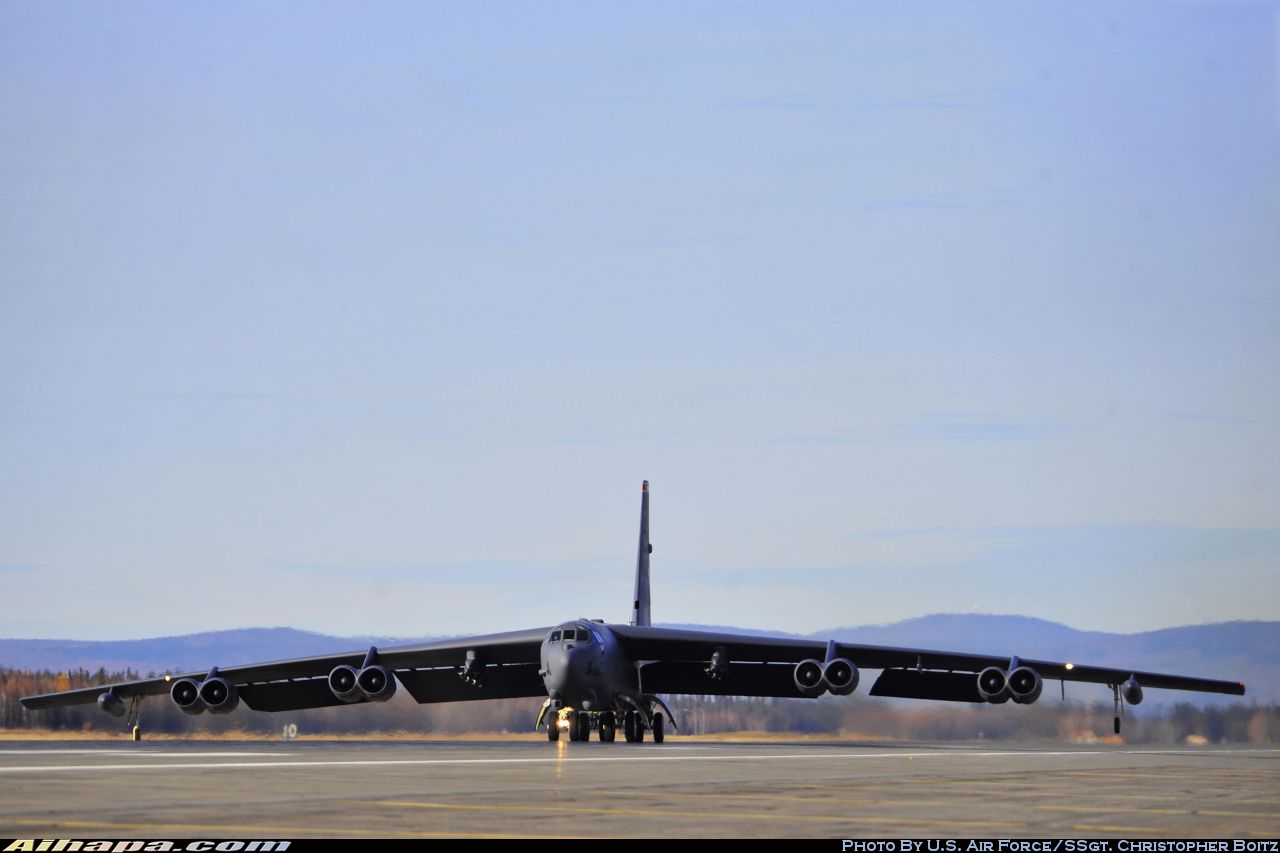 波音 B-52H&ldquo;同温层堡垒&rdquo; \vert{} ID:18302