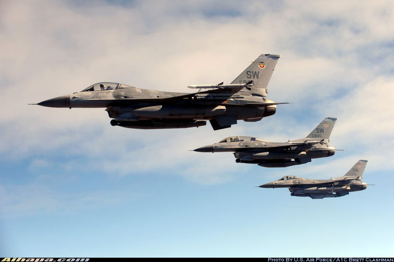洛克希德 F-16DM&ldquo;战隼&rdquo; \vert{} ID:16122