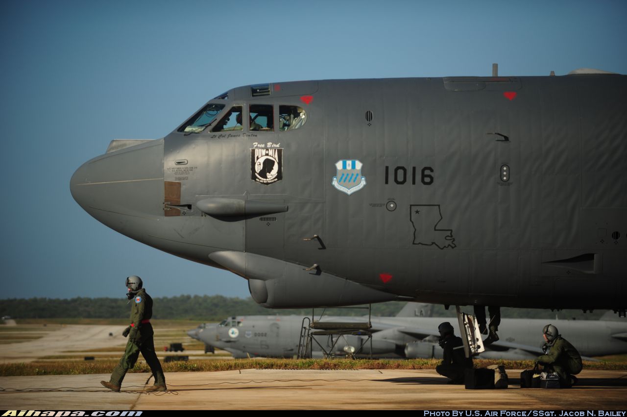 波音 B-52H&ldquo;同温层堡垒&rdquo; \vert{} ID:20415
