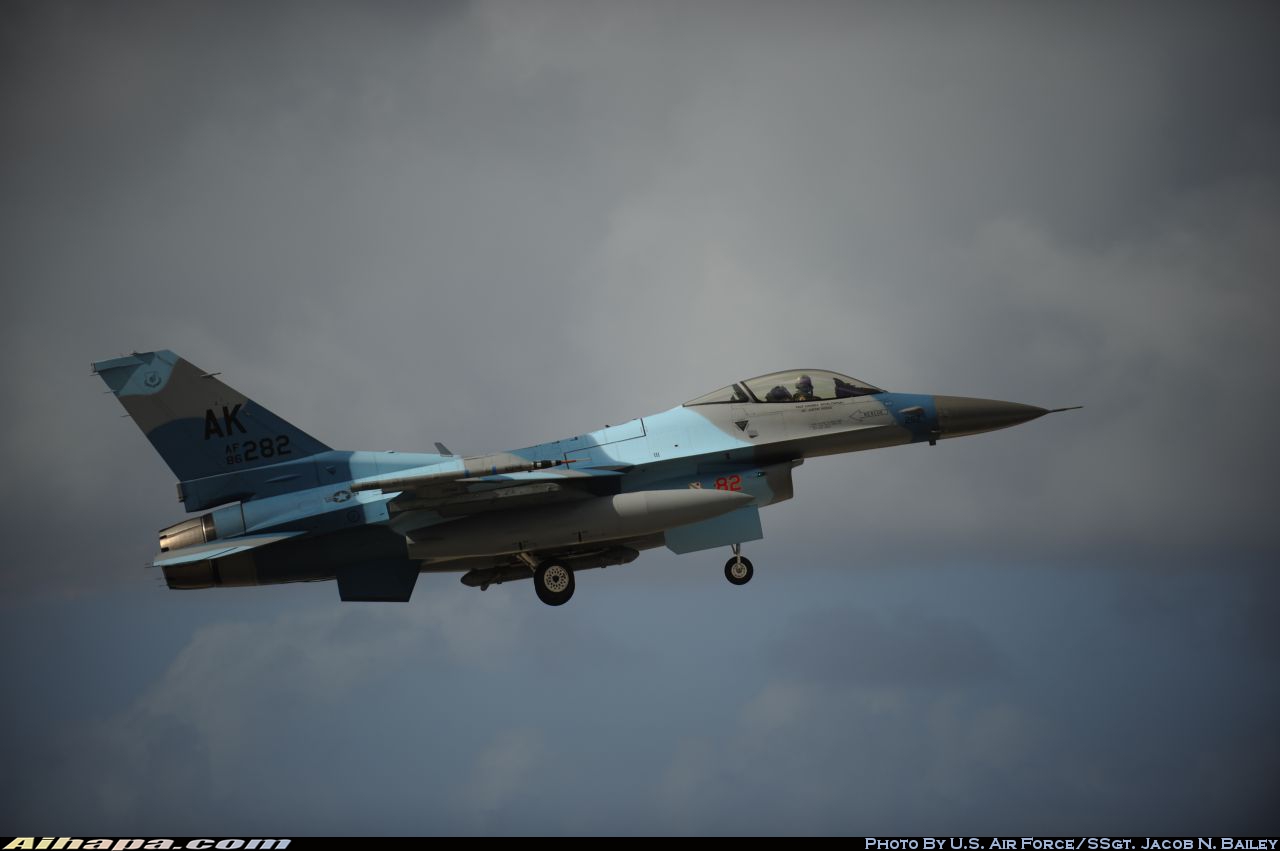 通用动力 F-16C&ldquo;战隼&rdquo; \vert{} ID:20335