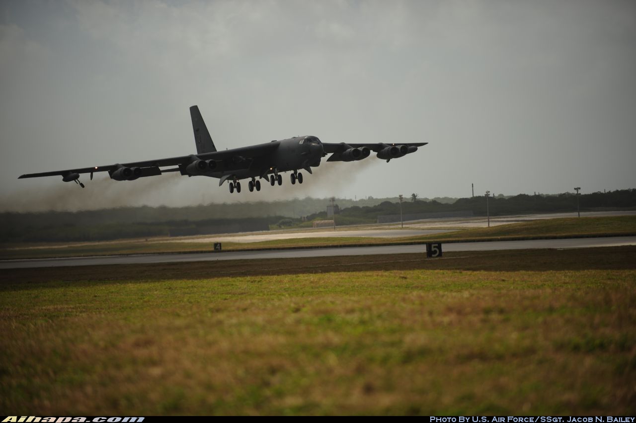 波音 B-52H&ldquo;同温层堡垒&rdquo; \vert{} ID:20407