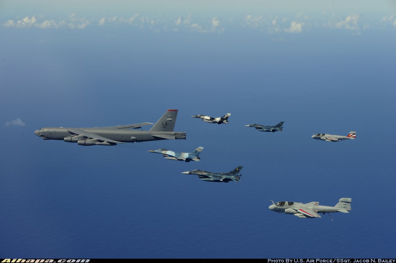 波音 B-52H&ldquo;同温层堡垒&rdquo; \vert{} ID:20425