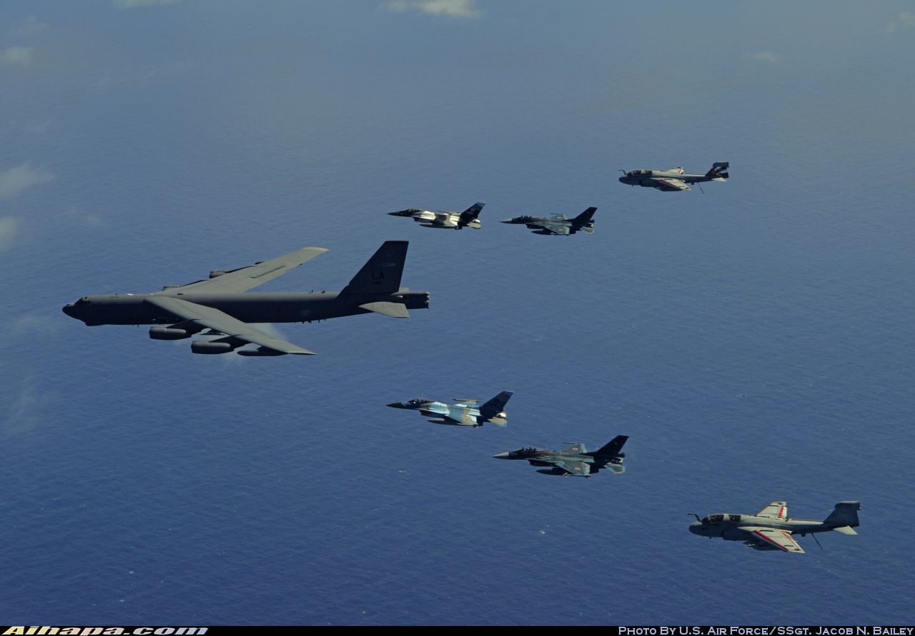 波音 B-52H&ldquo;同温层堡垒&rdquo; \vert{} ID:20427