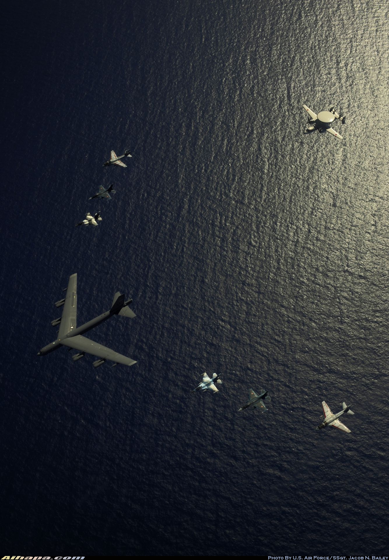 波音 B-52H&ldquo;同温层堡垒&rdquo; \vert{} ID:20441