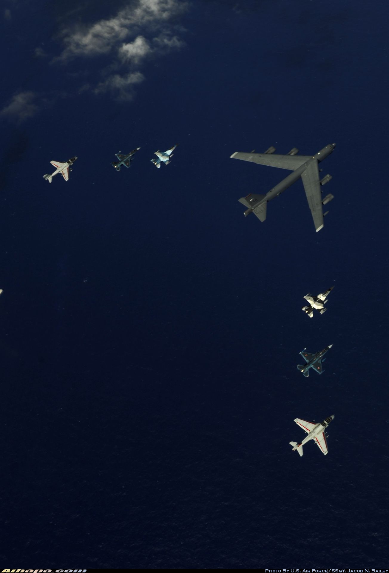 波音 B-52H&ldquo;同温层堡垒&rdquo; \vert{} ID:20443