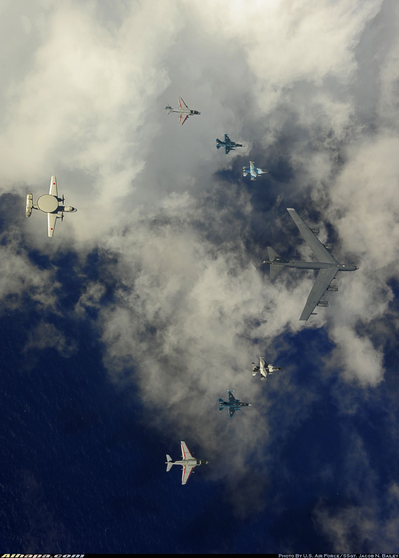 波音 B-52H&ldquo;同温层堡垒&rdquo; \vert{} ID:20453