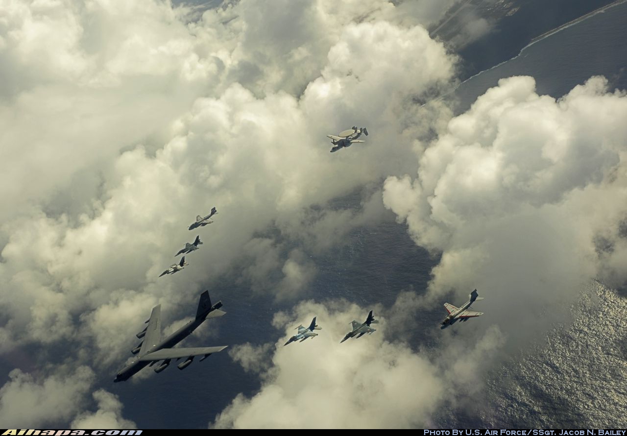 波音 B-52H&ldquo;同温层堡垒&rdquo; \vert{} ID:20483