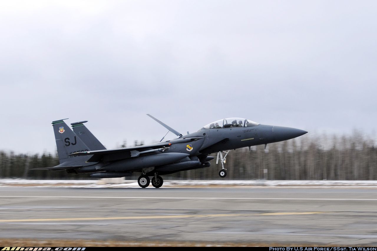 麦克唐纳-道格拉斯 F-15E&ldquo;攻击鹰&rdquo; \vert{} ID:18154