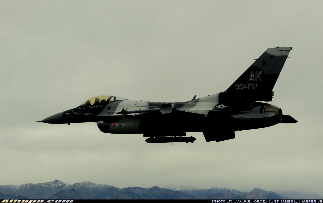 通用动力 F-16C&ldquo;战隼&rdquo; \vert{} ID:18242