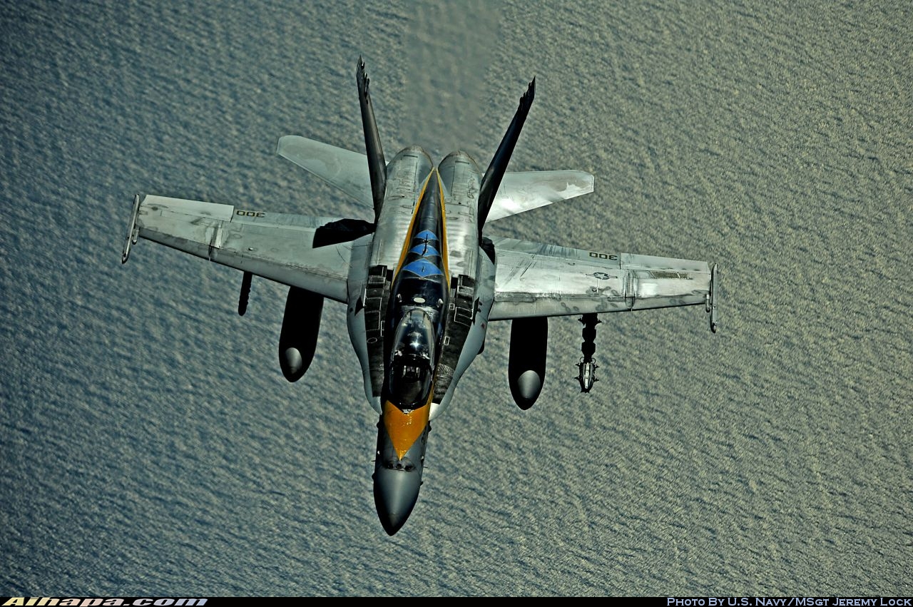麦克唐纳-道格拉斯 F/A-18C&ldquo;大黄蜂&rdquo; \vert{} ID:35351