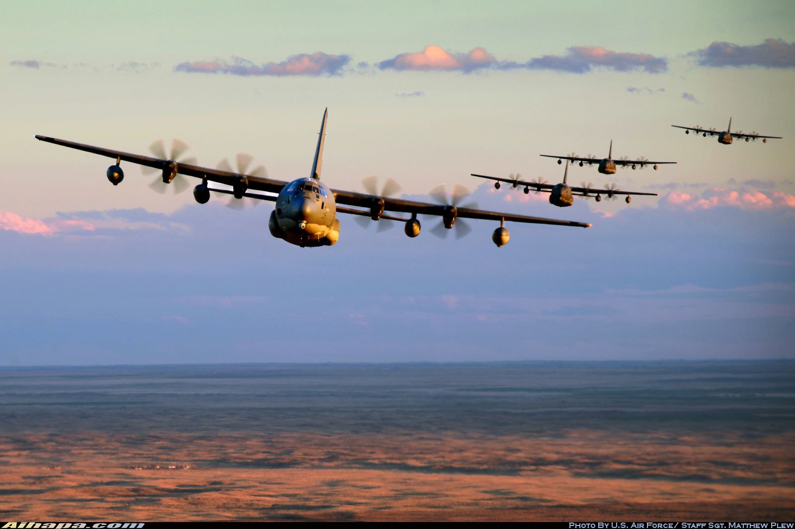 洛克希德-马丁 MC-130J&ldquo;突击队员&rdquo;Ⅱ \vert{} ID:7053