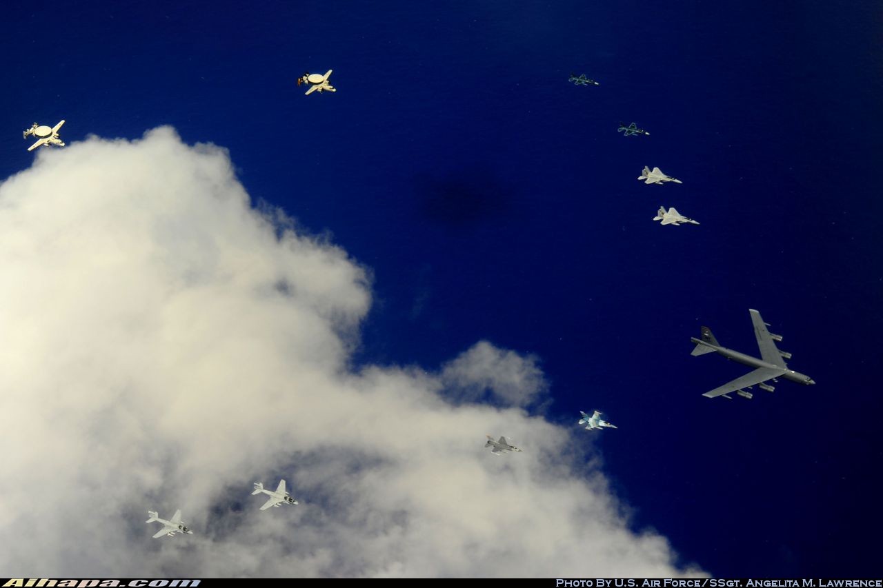 波音 B-52H&ldquo;同温层堡垒&rdquo; \vert{} ID:20553