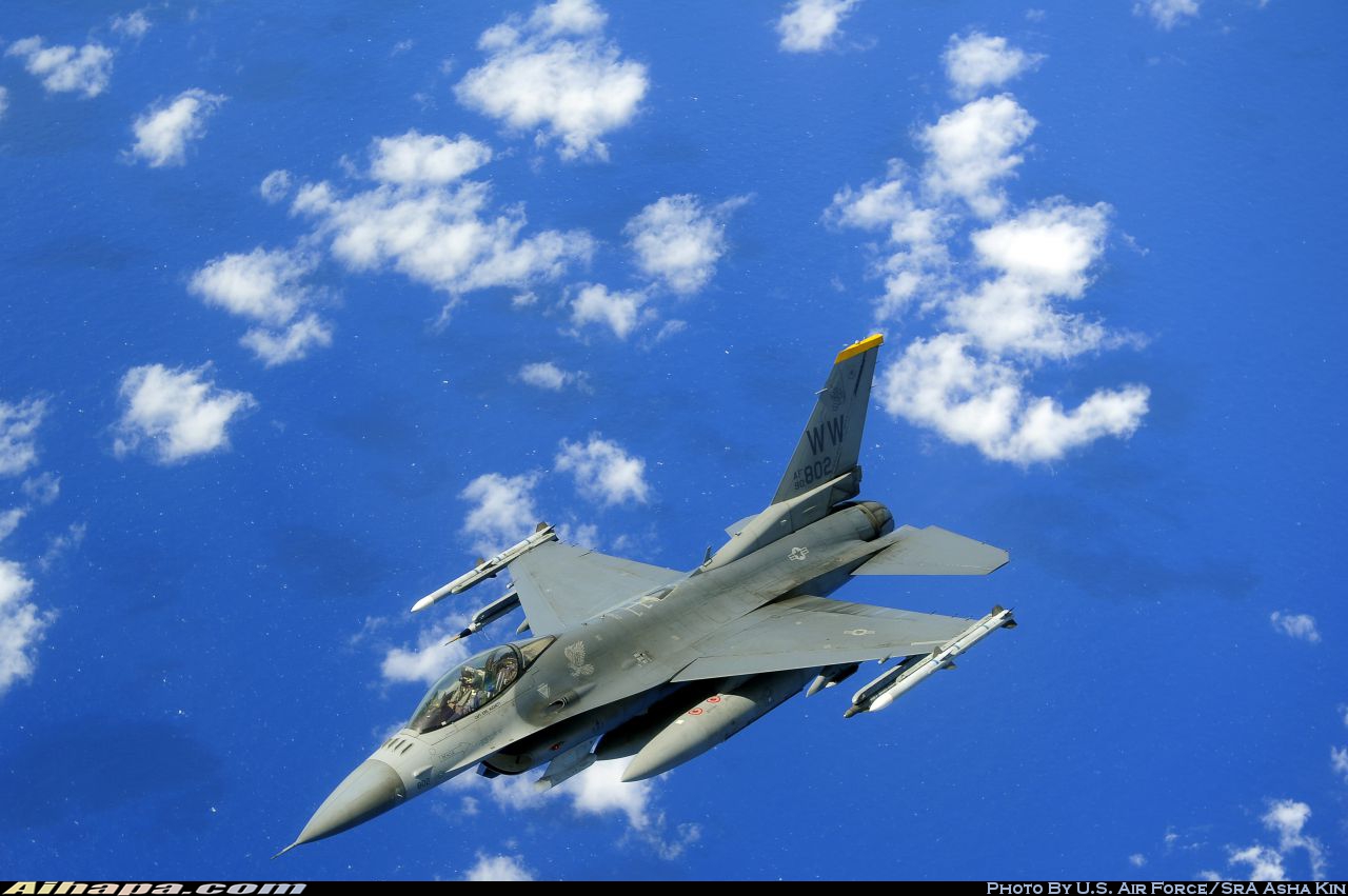 洛克希德-马丁 F-16CM&ldquo;战隼&rdquo; \vert{} ID:20581