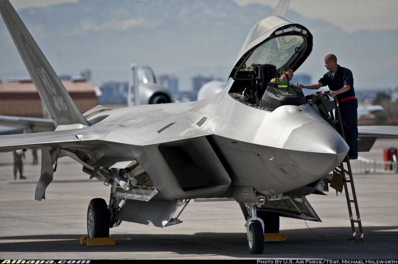 洛克希德-马丁 F-22A&ldquo;猛禽&rdquo; \vert{} ID:17290