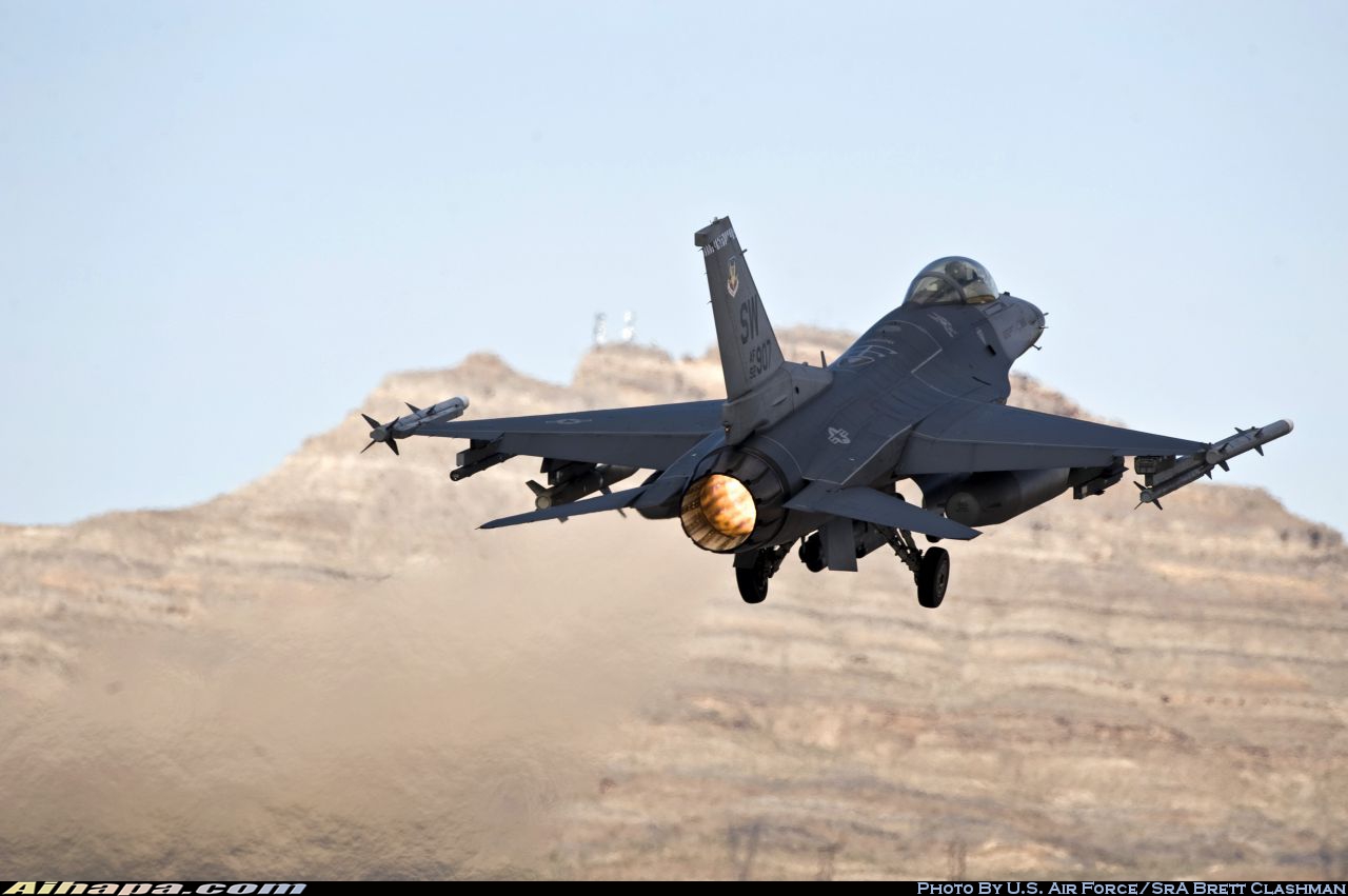 洛克希德 F-16CM&ldquo;战隼&rdquo; \vert{} ID:17578