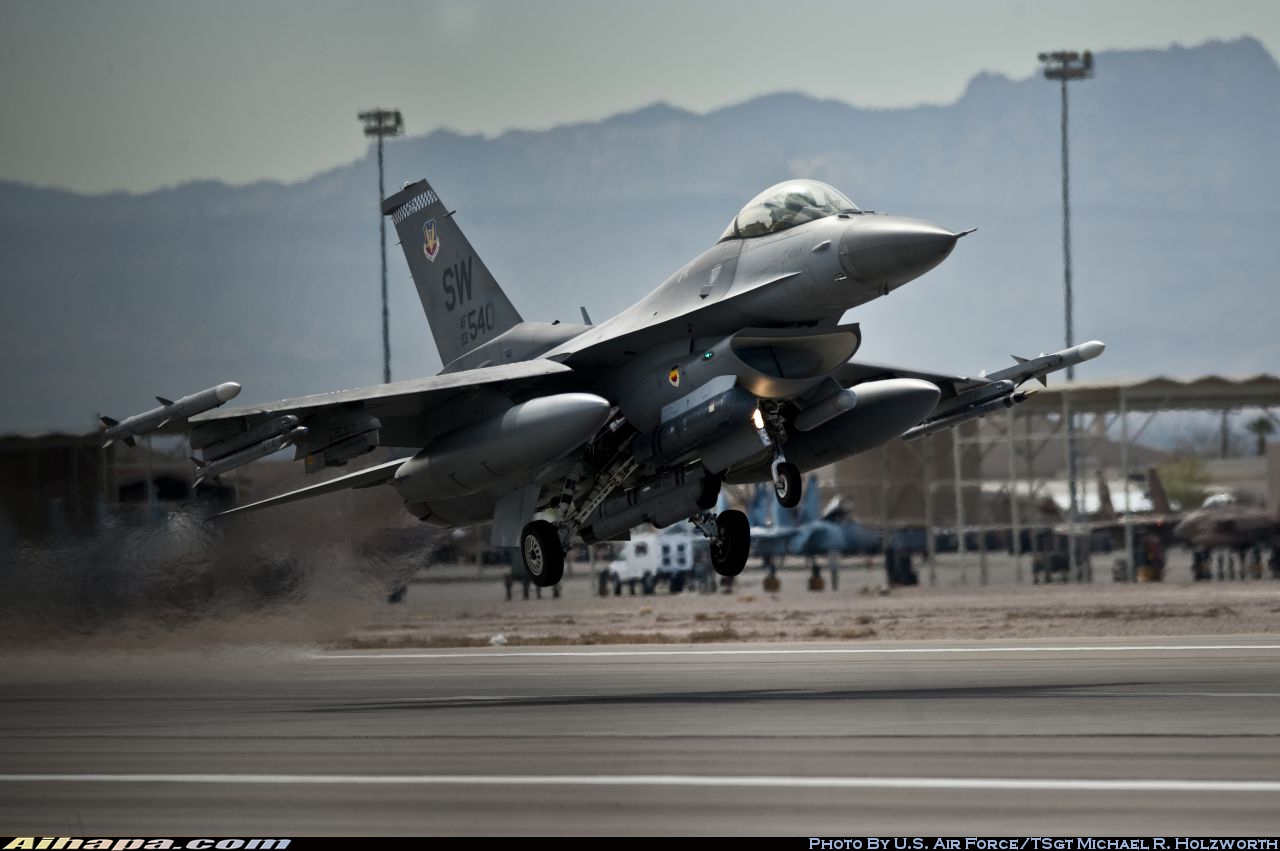洛克希德-马丁 F-16CM&ldquo;战隼&rdquo; \vert{} ID:17582