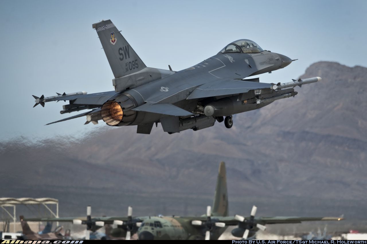 洛克希德-马丁 F-16CJ&ldquo;战隼&rdquo; \vert{} ID:17584