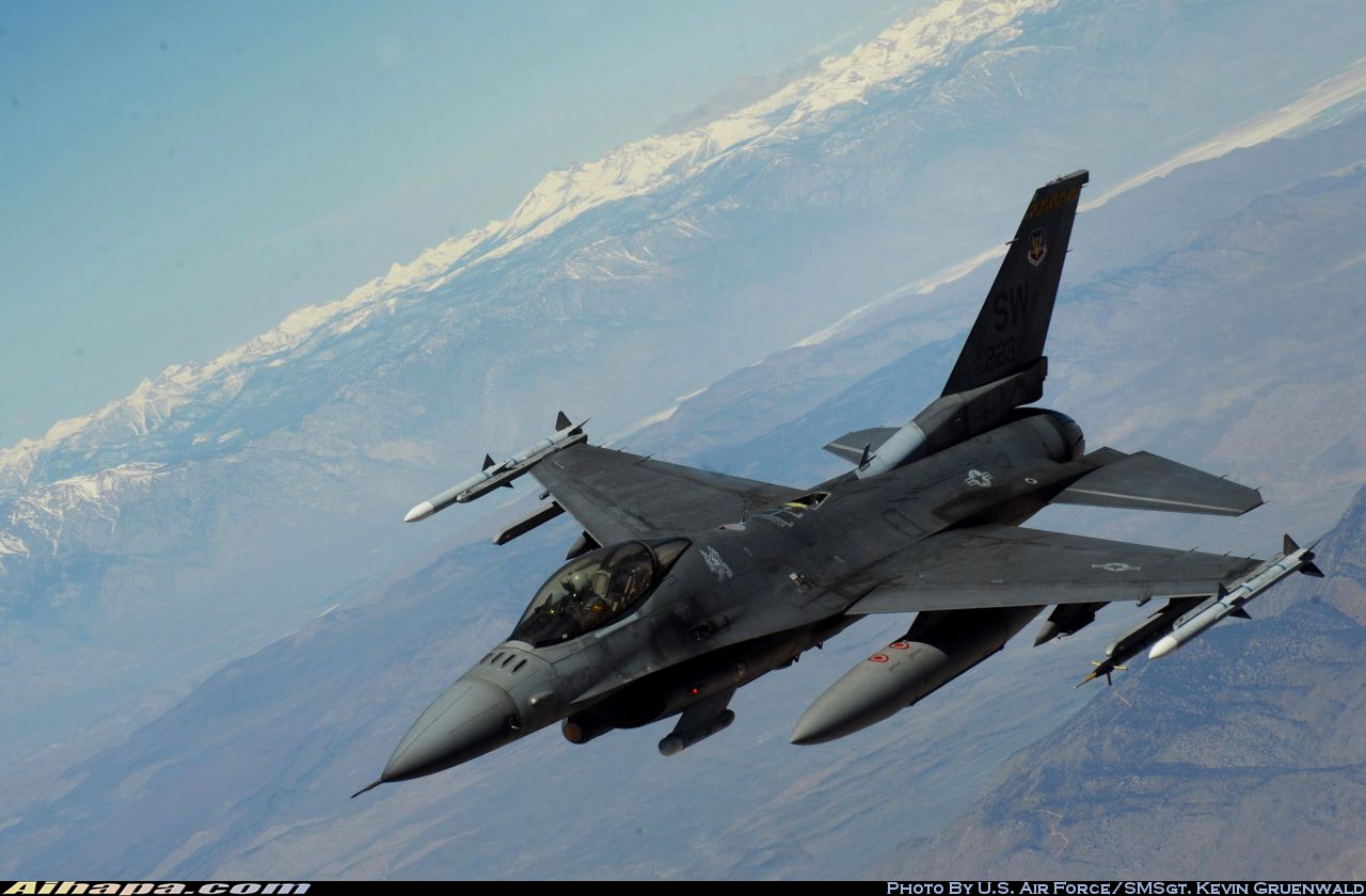 洛克希德-马丁 F-16CM&ldquo;战隼&rdquo; \vert{} ID:21170