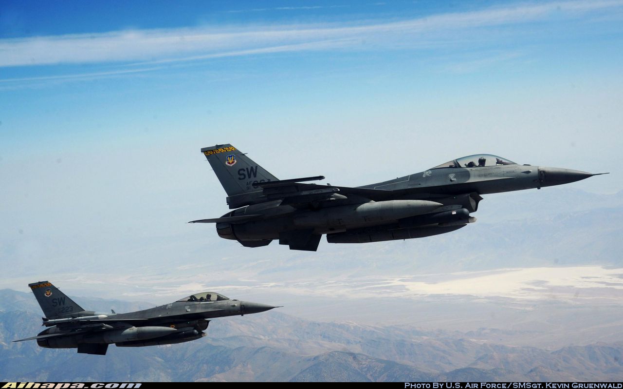 洛克希德-马丁 F-16CM&ldquo;战隼&rdquo; \vert{} ID:21176