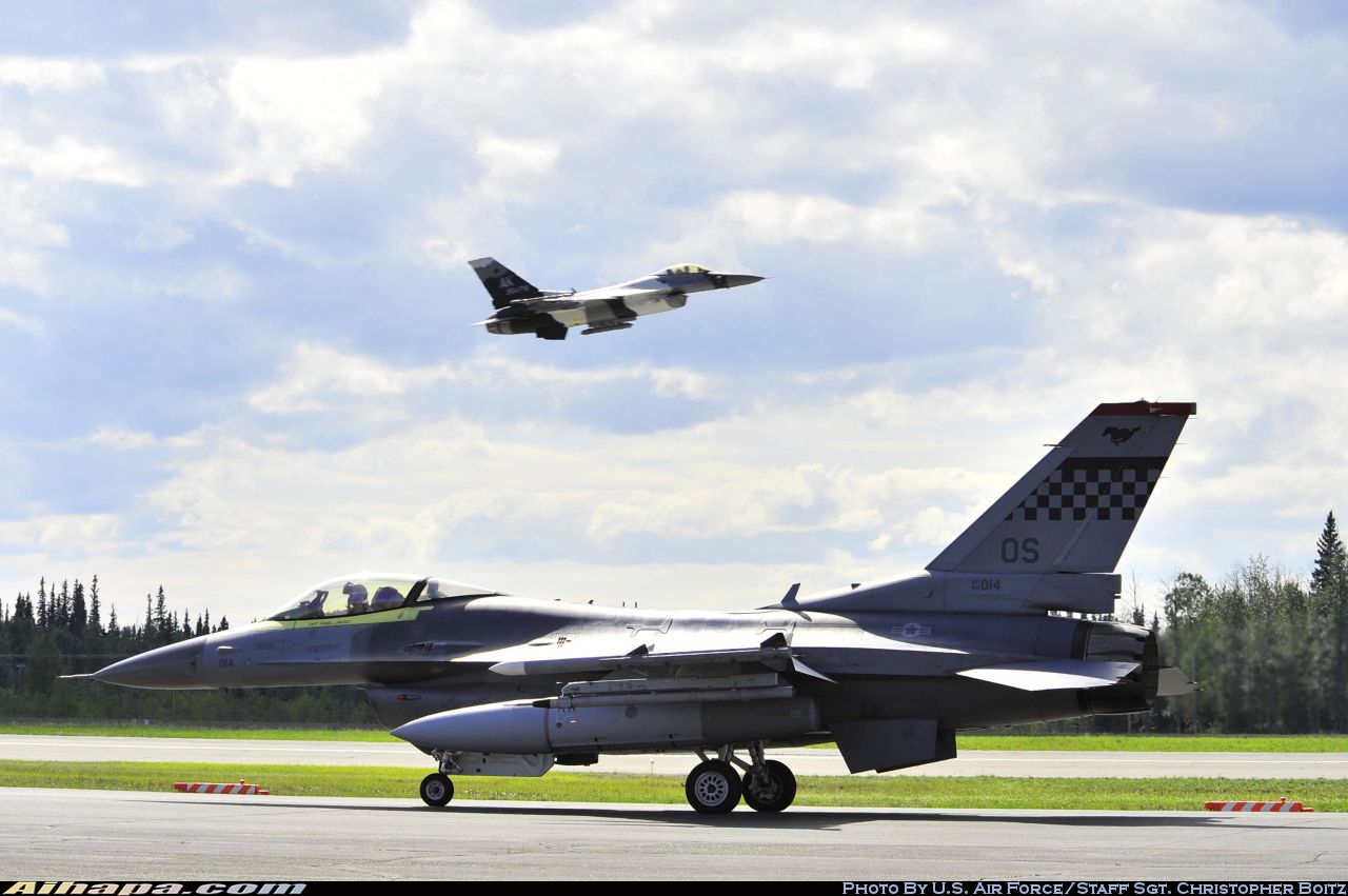 通用动力 F-16CM&ldquo;战隼&rdquo; \vert{} ID:11398