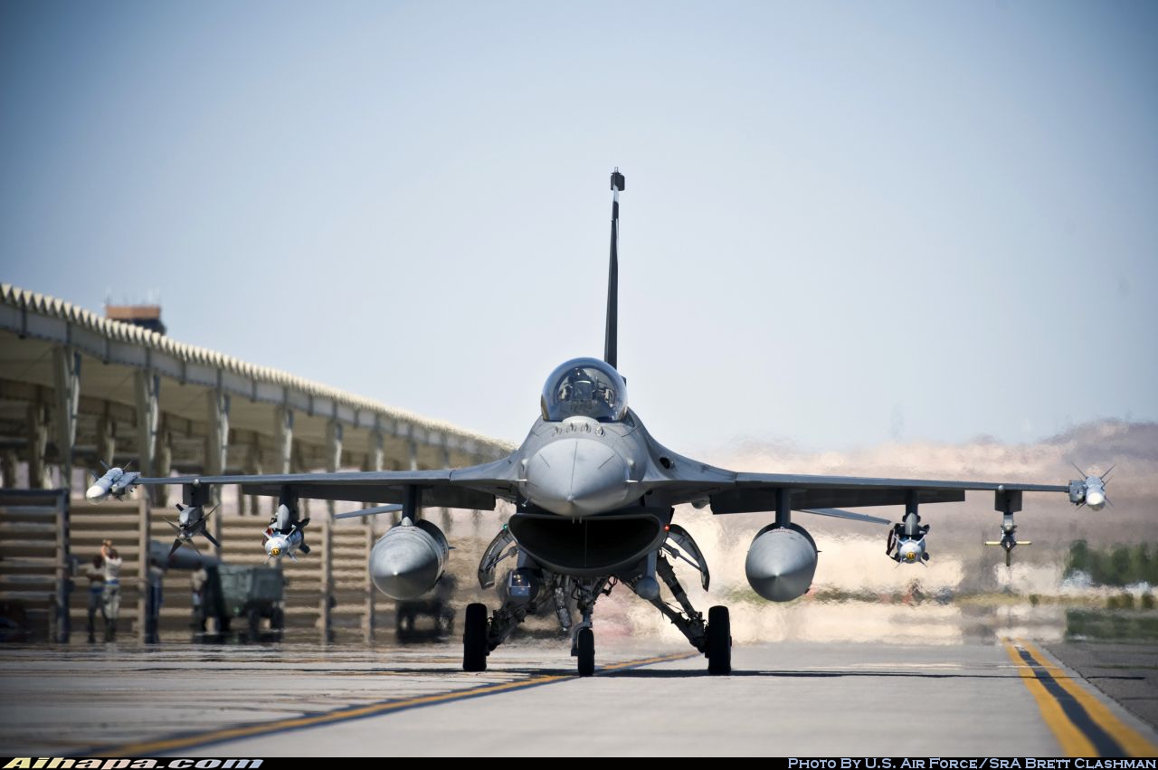 洛克希德-马丁 F-16CM&ldquo;战隼&rdquo; \vert{} ID:21158