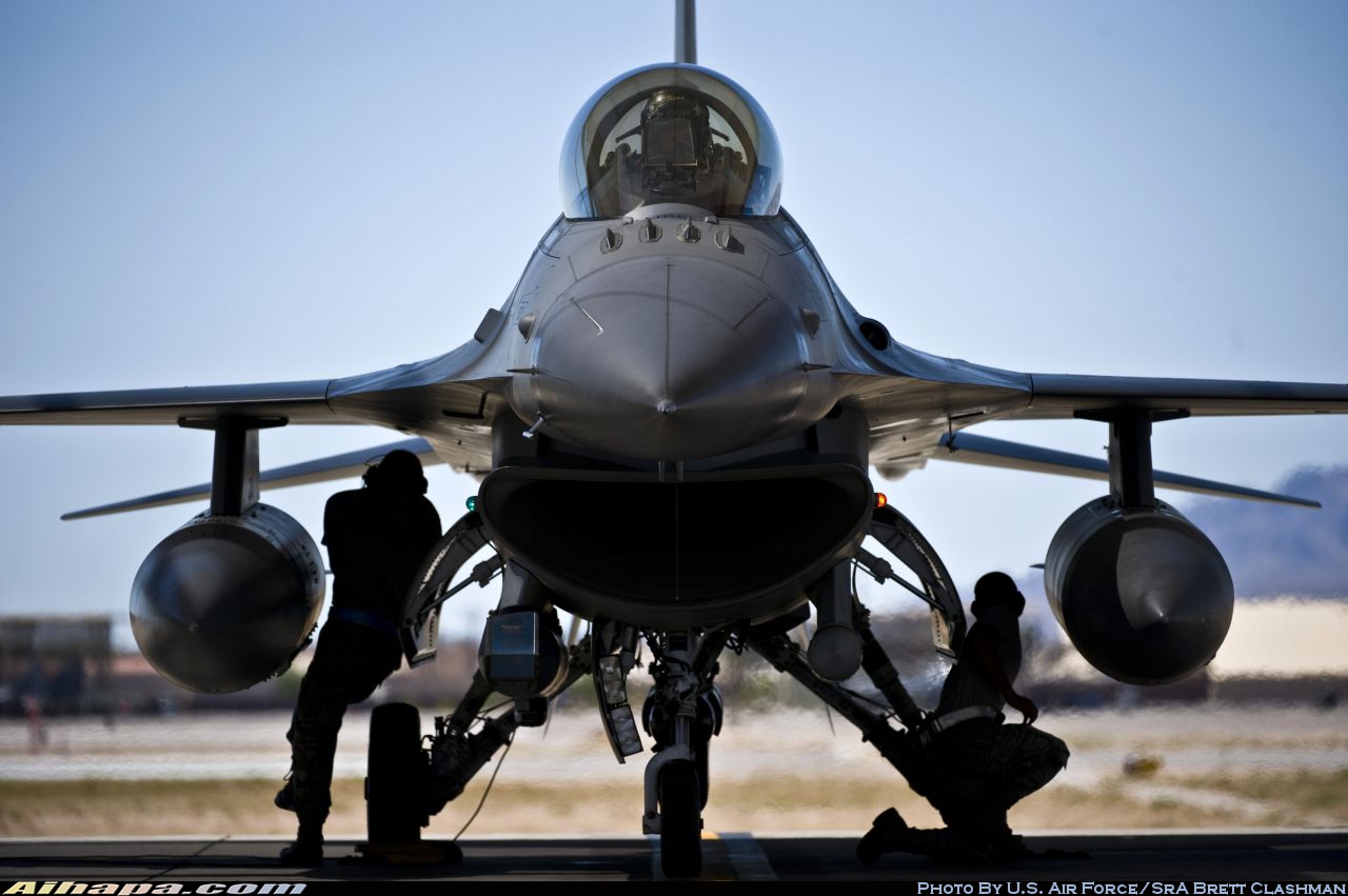 洛克希德-马丁 F-16CM&ldquo;战隼&rdquo; \vert{} ID:21156
