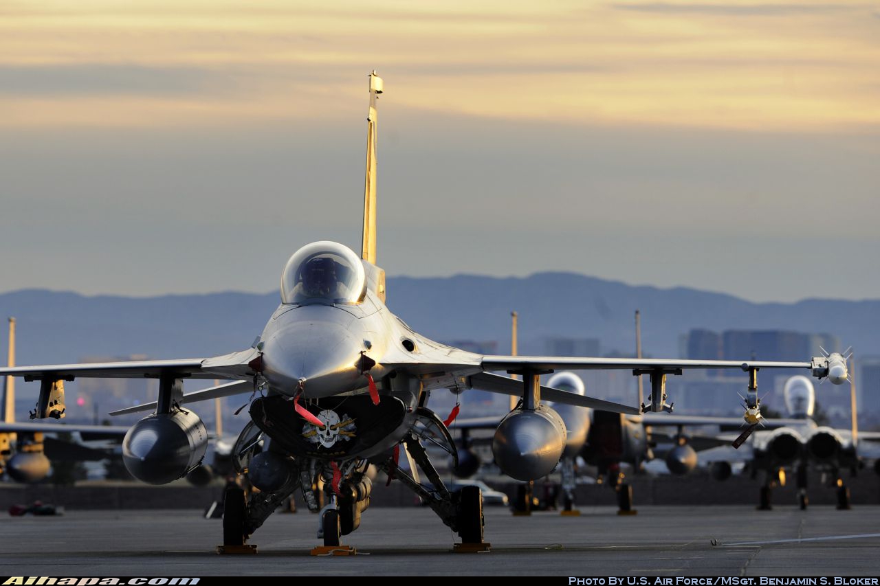 通用动力 F-16CM&ldquo;战隼&rdquo; \vert{} ID:15678