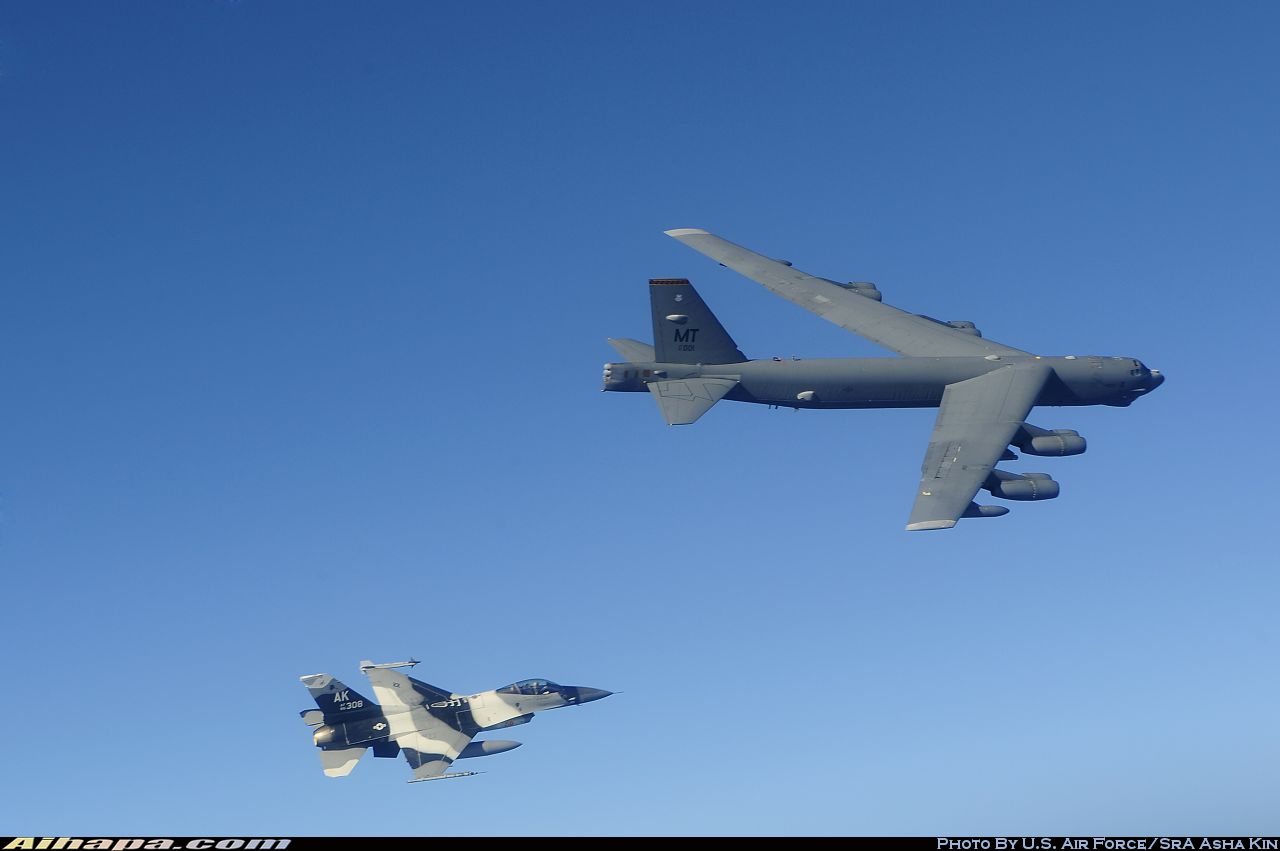 波音 B-52H&ldquo;同温层堡垒&rdquo; \vert{} ID:20585