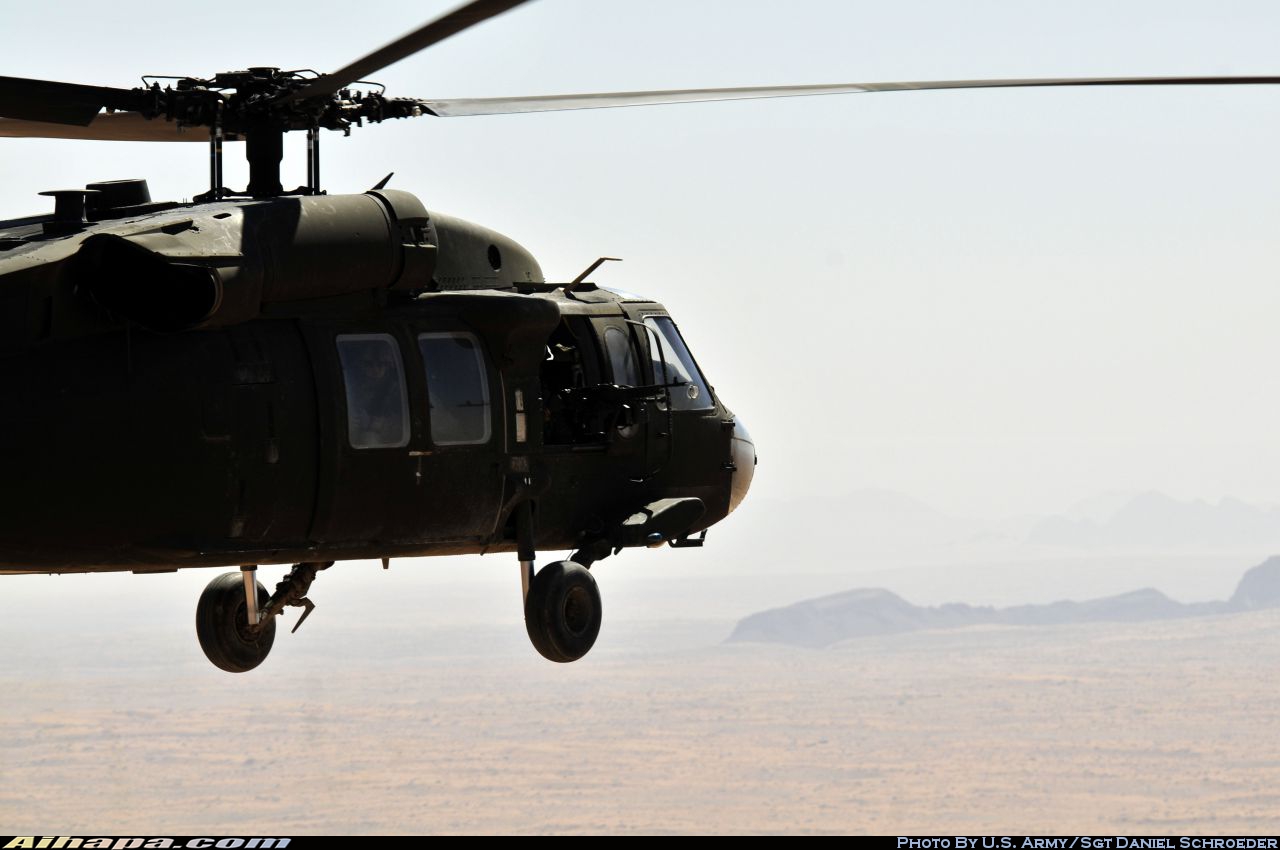西科斯基 UH-60L&ldquo;黑鹰&rdquo; \vert{} ID:8347