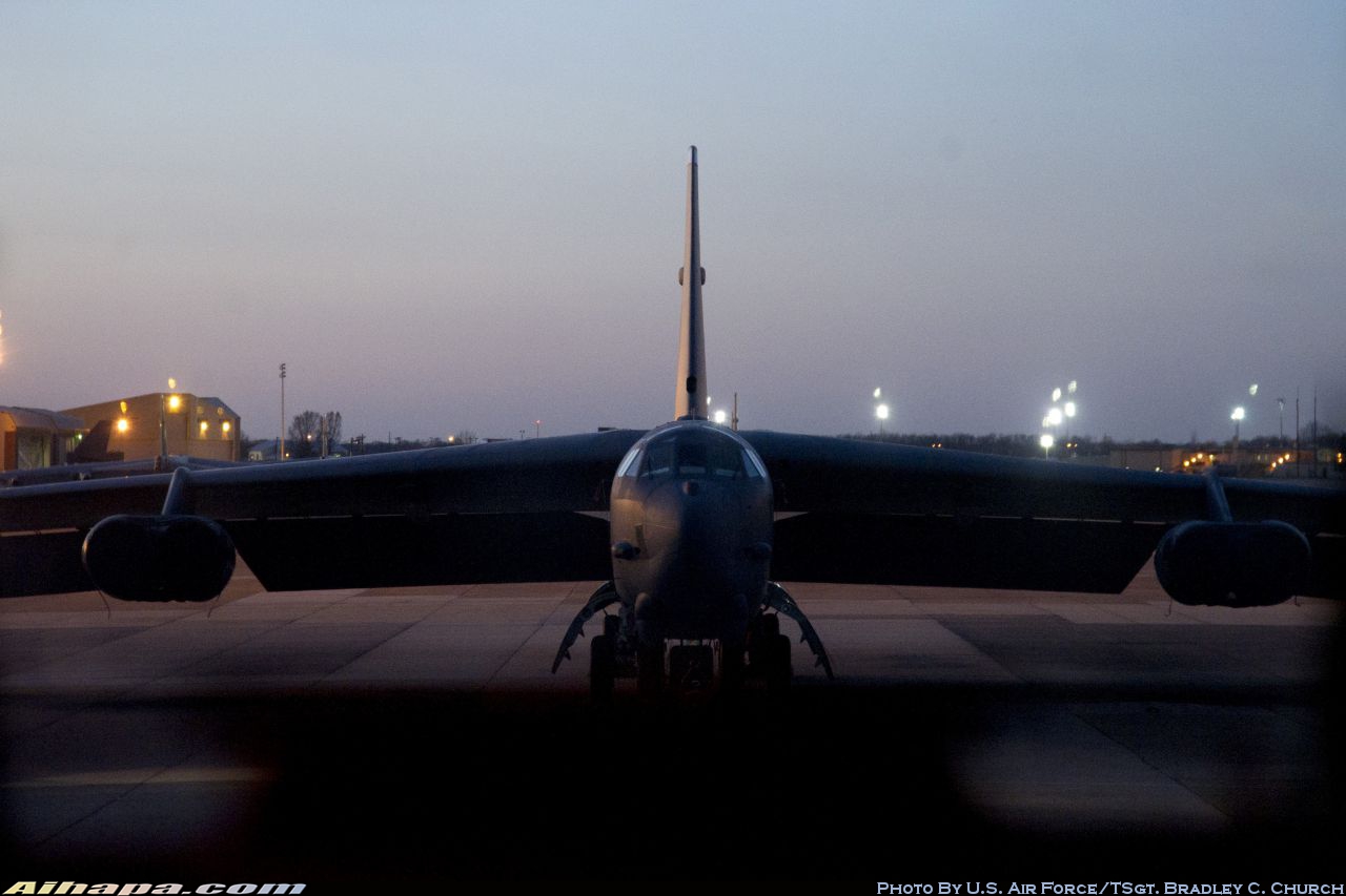波音 B-52H&ldquo;同温层堡垒&rdquo; \vert{} ID:15931