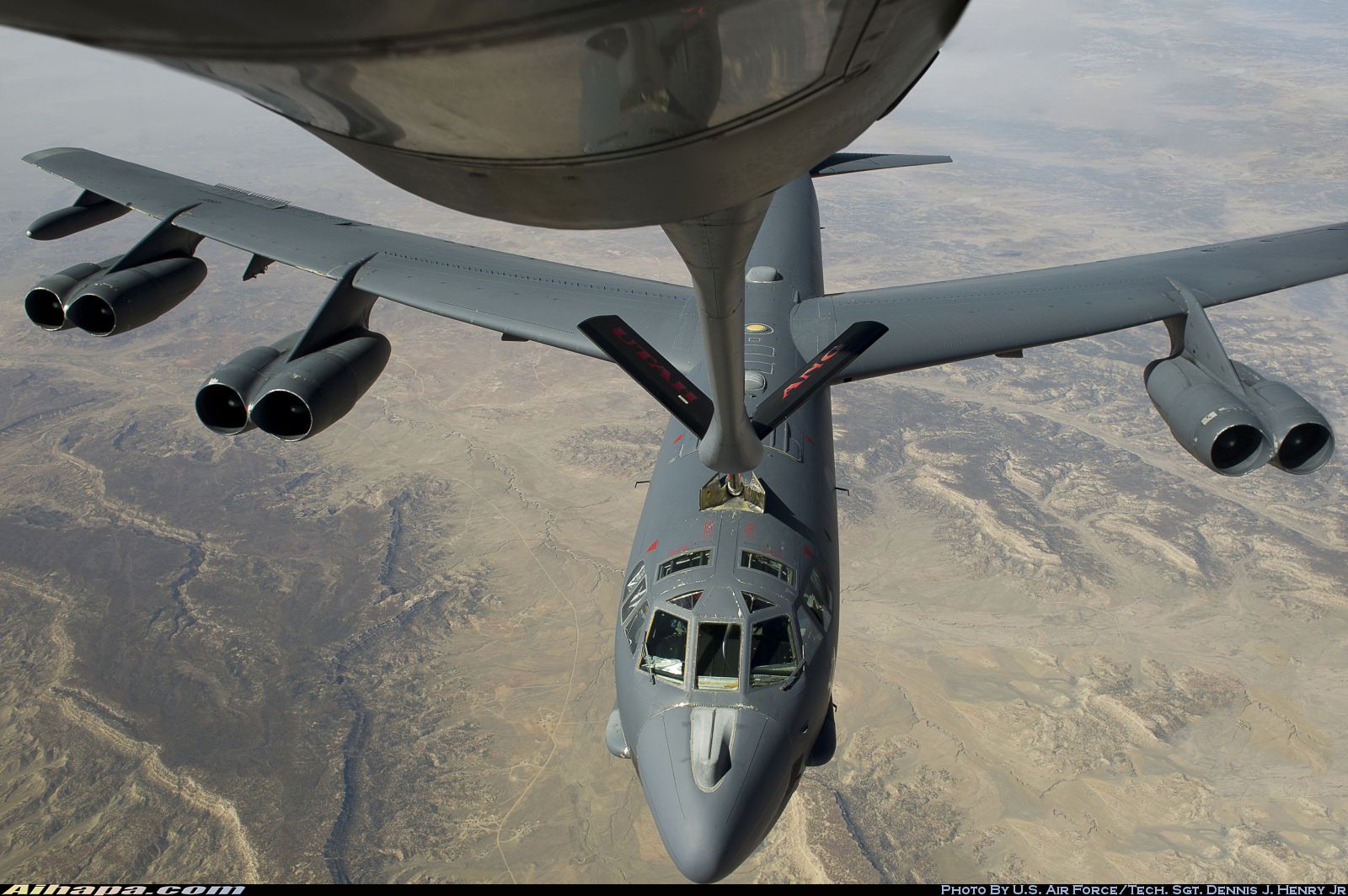 波音 B-52H&ldquo;同温层堡垒&rdquo; \vert{} ID:8015