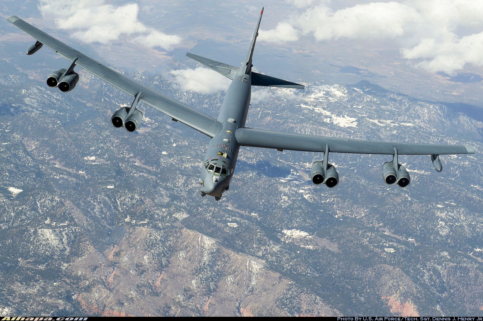 波音 B-52H&ldquo;同温层堡垒&rdquo; \vert{} ID:8013