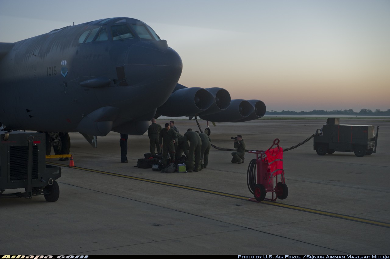 波音 B-52H&ldquo;同温层堡垒&rdquo; \vert{} ID:3382