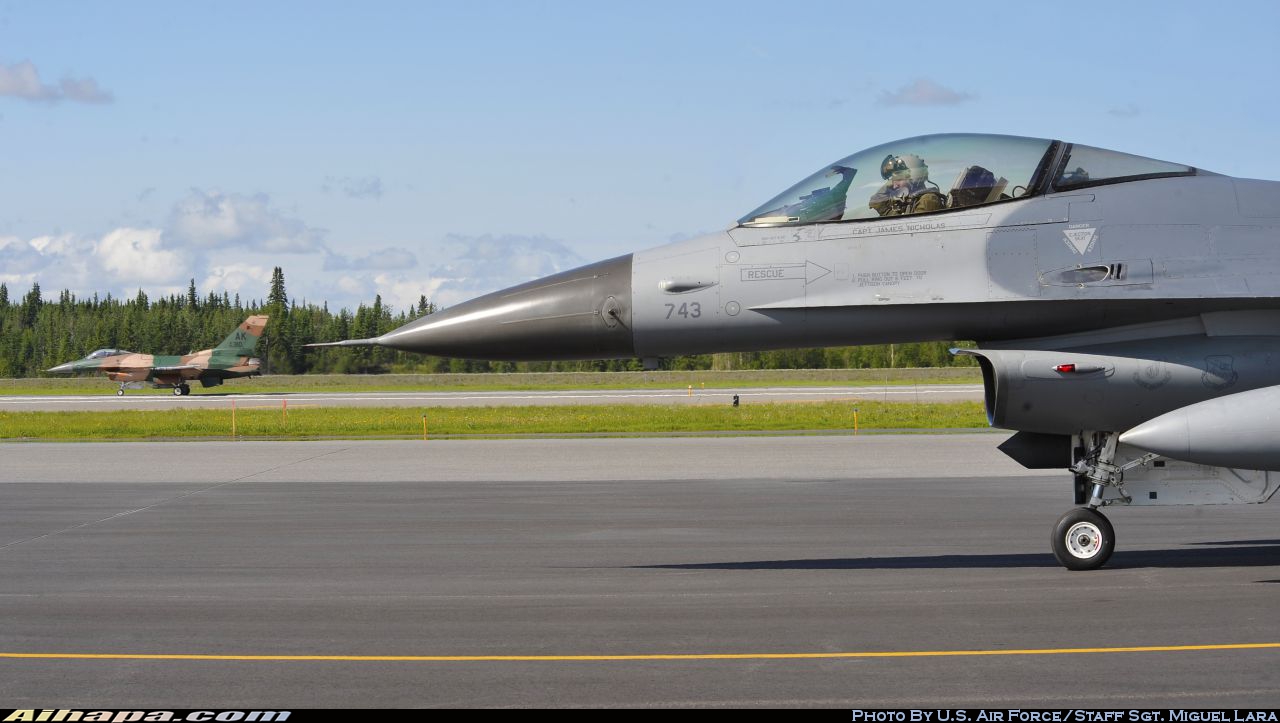 通用动力 F-16CM&ldquo;战隼&rdquo; \vert{} ID:11436