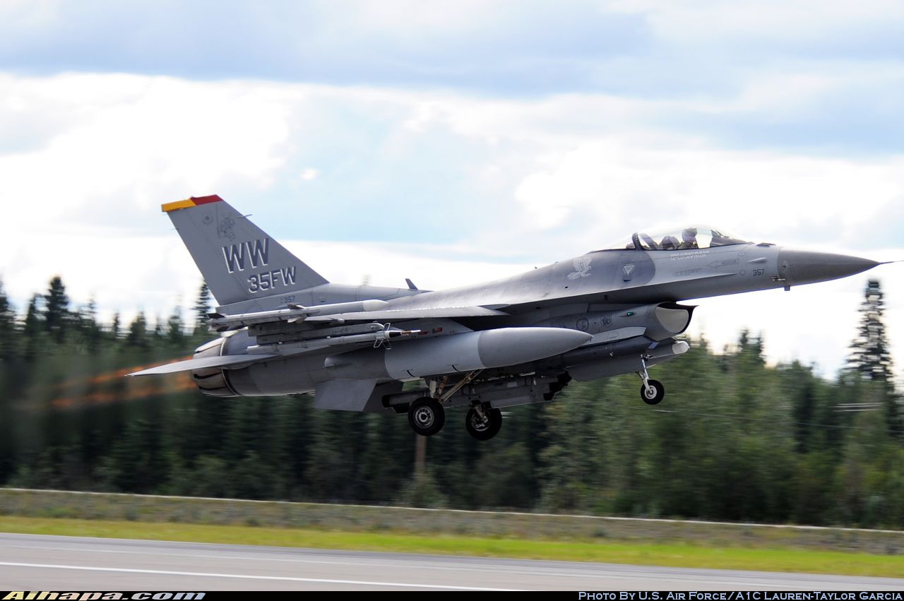 洛克希德 F-16CJ&ldquo;战隼&rdquo; \vert{} ID:18462