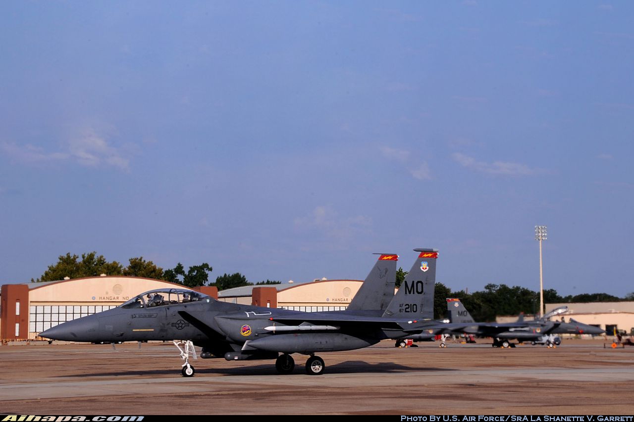 麦克唐纳-道格拉斯 F-15E&ldquo;攻击鹰&rdquo; \vert{} ID:21299