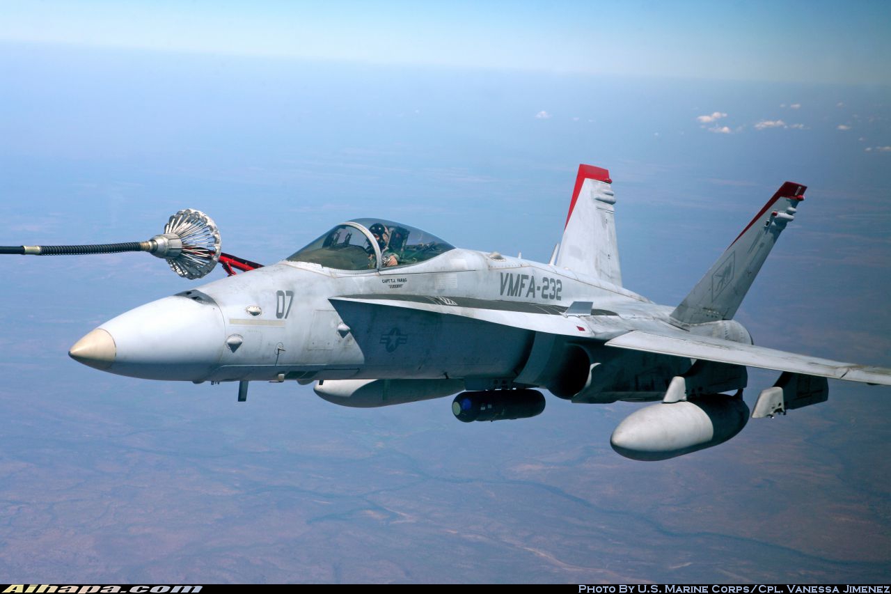 麦克唐纳-道格拉斯 F/A-18C&ldquo;大黄蜂&rdquo; \vert{} ID:19524