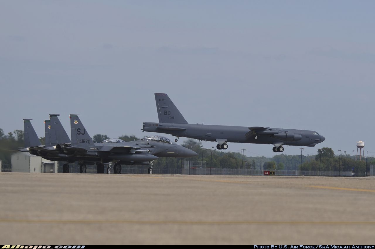 波音 B-52H&ldquo;同温层堡垒&rdquo; \vert{} ID:21305