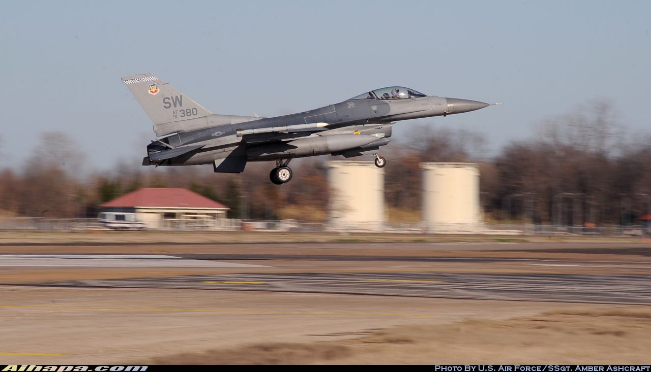 洛克希德 F-16CM&ldquo;战隼&rdquo; \vert{} ID:21307